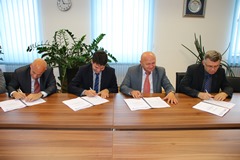  Ein Vertrag über den Kauf von neun Achsbaugruppen wurde unterzeichnet